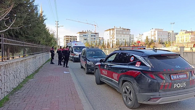 Tartışma kanlı bitti: Genç, demir çubukla yaralandı