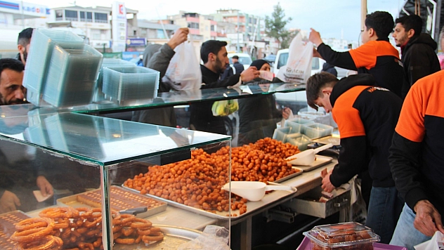 Tatlıcılarda Ramazan bereketi yaşanıyor