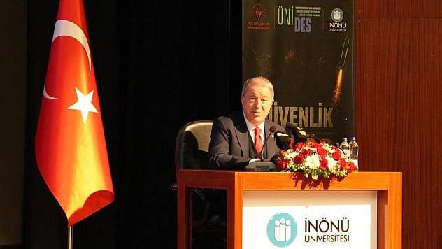 Akar, Malatya'da öğrencilerle buluştu