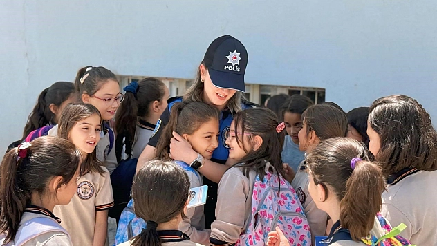 TDP polisleri Tercan'da bilgilendirmede bulundu
