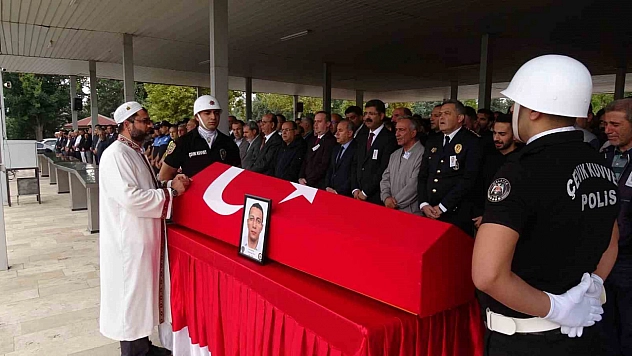 Hayatını kaybeden Malatyalı polis memuru Orhan Gazi Yetiş son yolculuğuna uğurlandı