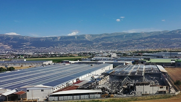 Tekstil fabrikasındaki yangın çıktı