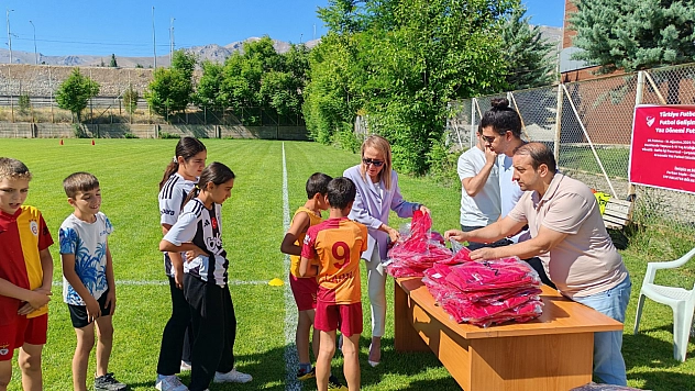 TFF'den Malatya'daki depremzede çocuklara futbol desteği: Antrenmalar başladı...!