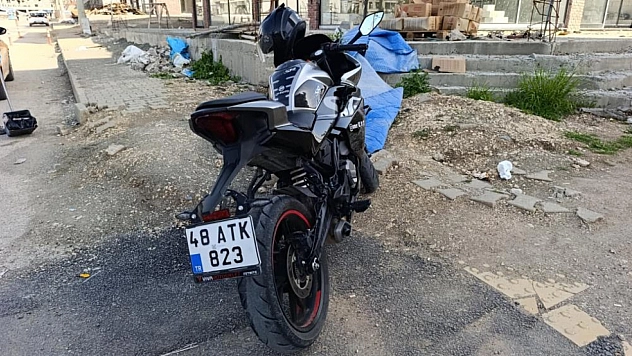 Ticari taksiyle motosiklet çarpıştı: 1 yaralı