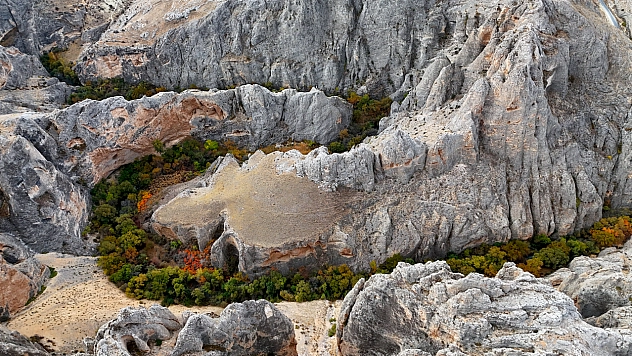 Tohma kanyonu sarı ve kızılın tonlarına büründü
