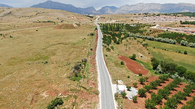 Toz ve çamur mağdur ediyordu: 6,5 kilometrelik yol yenilendi…