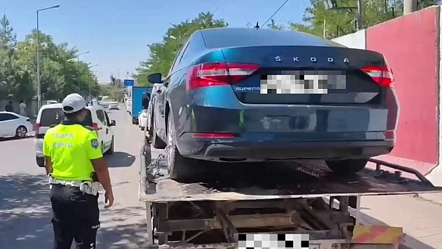 Trafiği tehlikeye atan sürücüye 111 bin lira ceza kesildi