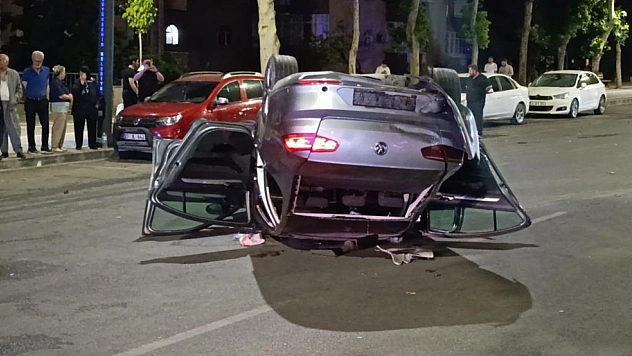 Trafikte yarış kazayla bitti: 5 yaralı