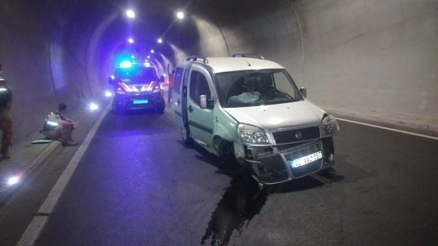 Tünel duvarına çarptı