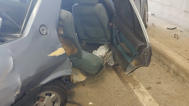 Malatya'da feci kaza: Tünelde duvara çarpan Tofaş hurdaya döndü
