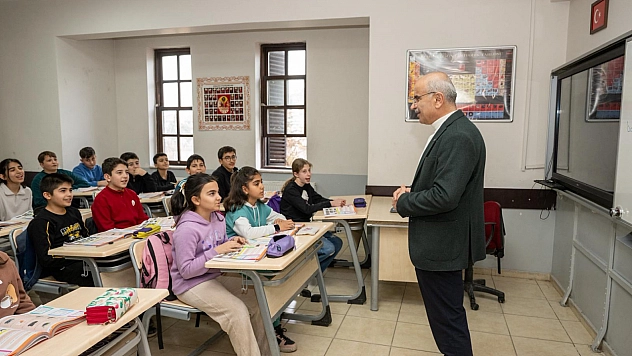 Ücretsiz kurslarda başarı: 96 öğrenci bursu kaptı!