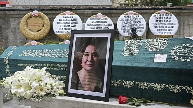 Usta oyuncu Gülsen Tuncer son yolculuğuna uğurlandı