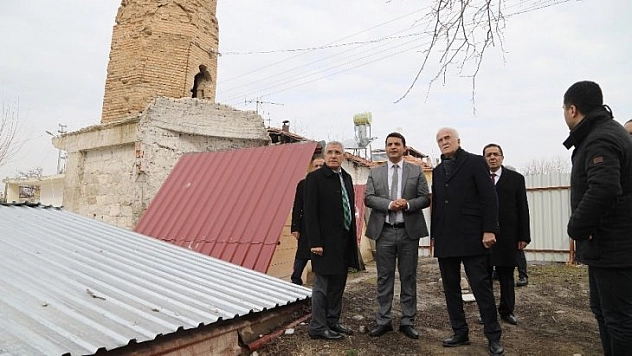 Zarar gören eserleri inceledi