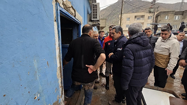Vali Ekici Kasrik'te: 'Devlet tüm imkanlarıyla sahada'