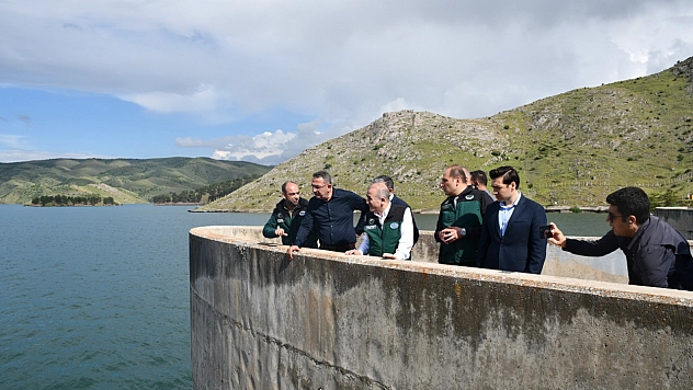 Vali Hatipoğlu, Keban Barajı'ndaki su tahliyesini inceledi