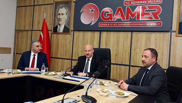 Vali Küçük, 112 Acil Çağrı Merkezi'nde incelemelerde bulundu