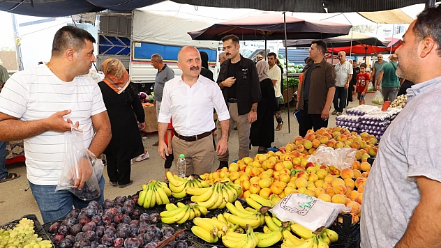 Vali Osman Varol semt pazarında vatandaşlarla buluştu