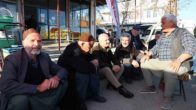 Vali pazarda vatandaşlarla buluştu