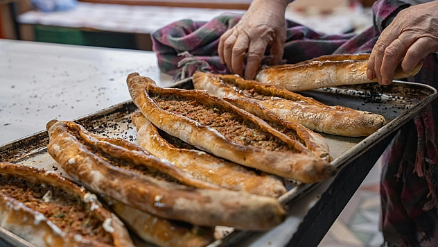 Vatandaşa eşek etinden pide yedirmişler…