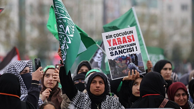 Vatandaşlardan Mevlid-i Nebi mitingine yoğun ilgi