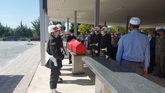 Arar için askeri tören