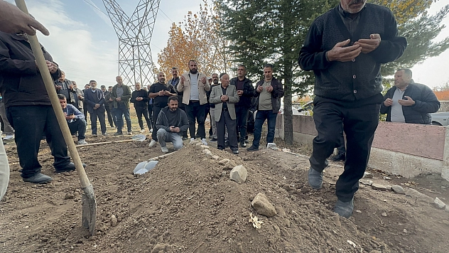 Veysel son yolculuğuna uğurlandı