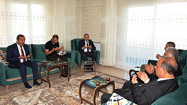 Şehit ve gaziler için dua etti 