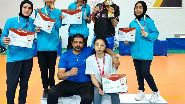Wushu şampiyonasından 11 madalya ile döndüler