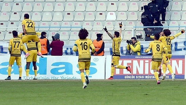 Yak Bir Fener