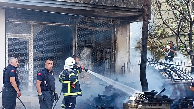 Yangında 5 kişi dumandan etkilendi