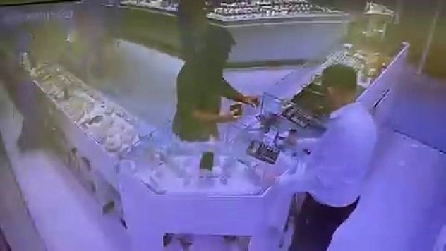Yangında öldü sanılıyorlardı: Malatya Adli Tıp'ın ortaya çıkardığı cinayette zanlı havalimanında yakalandı