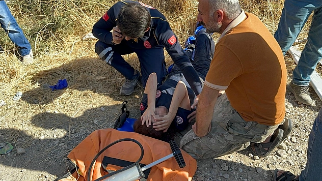 Yaralıları taşıyan ambulans ile otomobil çarpıştı: 8 yaralı