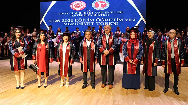 Yarım asrı devirdiler, cübbe giyip mezun oldular