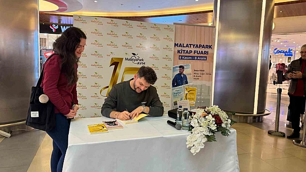 Yazar Aktaş, Okurlarıyla Buluştu