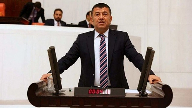 Yeni Cami'de bir yıldır namaz kılınamıyor
