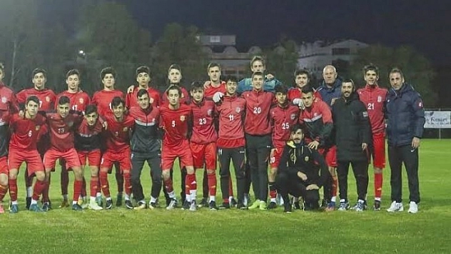 Altyapı Antalya'da kampa girdi