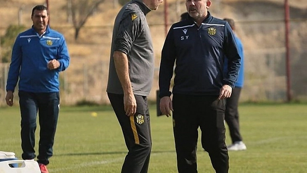 Gökhan ve Bifouma ilk 11 için mesaj