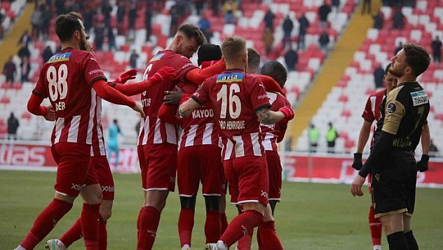 Ligin dibine demir attık