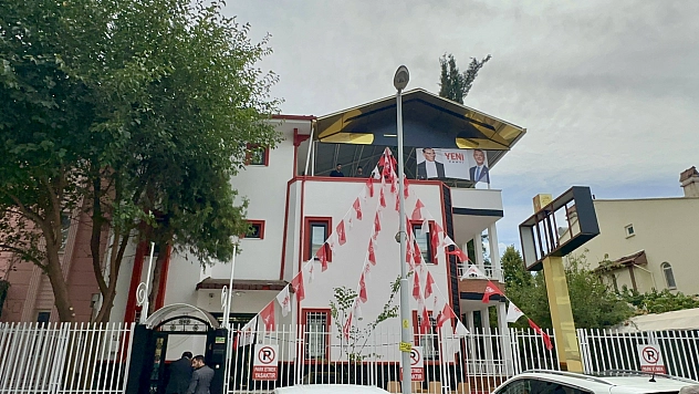 Yeni Parti Malatya'da yeni il binasında çalışmalara başladı