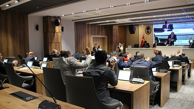 Yeşilyurt Belediyesi Araç Filosunu Güçlendiriyor: Başkan Geçit'e 70 Milyonluk Kredi Yetkisi!