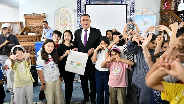 Yeşilyurt Belediyesi'nden çocuklara çevre eğitimi: Boş şişesini getirene 1 TL ödeniyor!