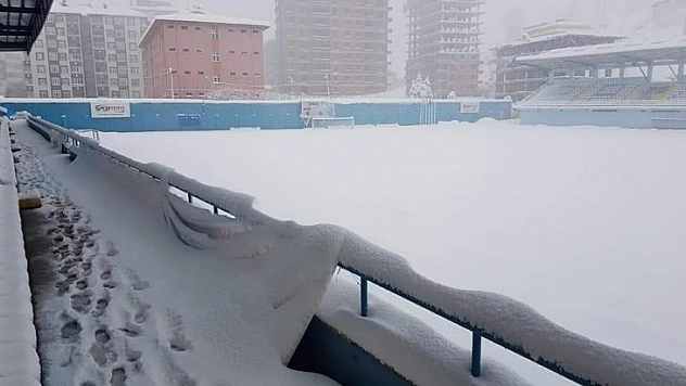 Yeşilyurt'a kar engeli