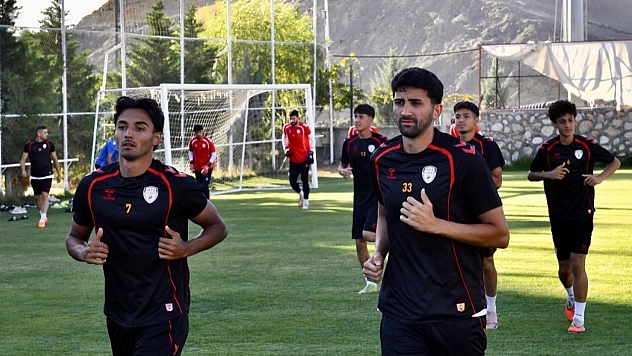 Yeşilyurtspor çift idmanla güç depoluyor
