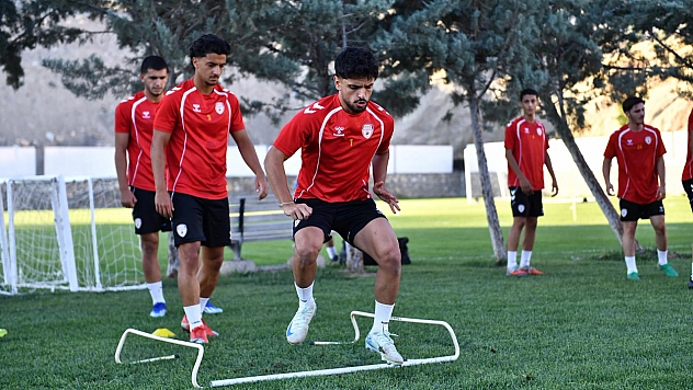 Yeşilyurtspor geleceğin takımını kurdu