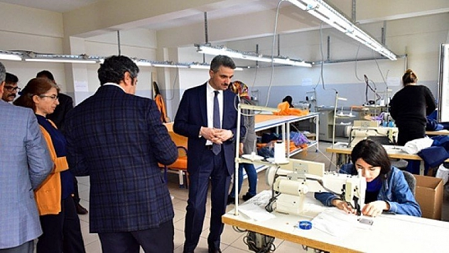 Yetkililerden bilgi aldı