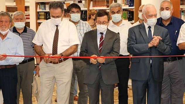 'Üstat'ın kitapları bağışlandı