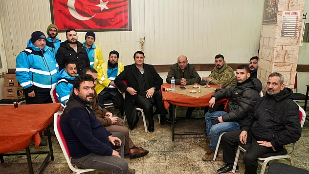 Yılmaz, tarihi mahallelerde esnaf ve vatandaşlarla buluştu