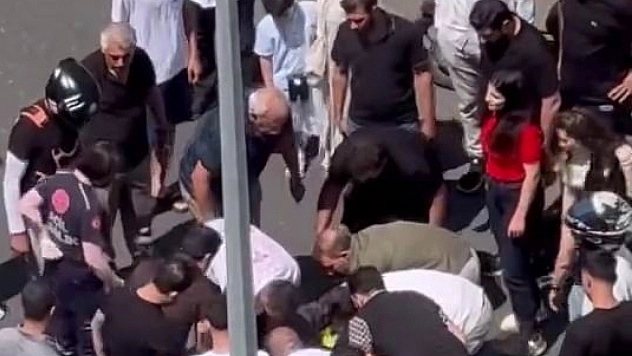 Yolun karşısına geçmeye çalışan çocuğa araç çarptı