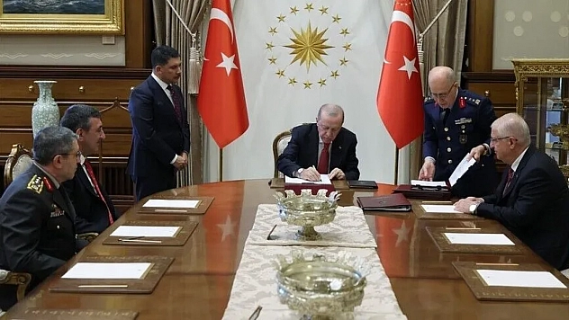 Yüksek Askeri Şura kararları açıklandı: 61 general ve amiral emekliliğe ayrıldı