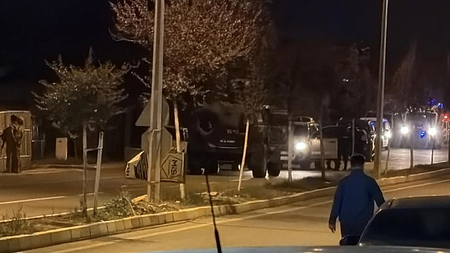 Yüksek sesli müzik kavgasında silahlar konuştu! Özel harekât devreye girdi| 5 yaralı